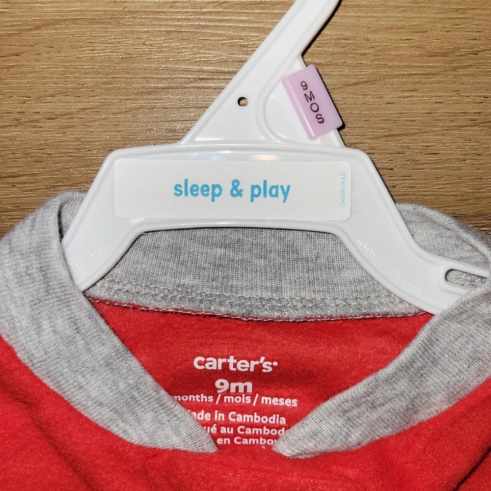 Carters 1-Piece Red Reindeer Sleeper Pajamas Size 9 Months New