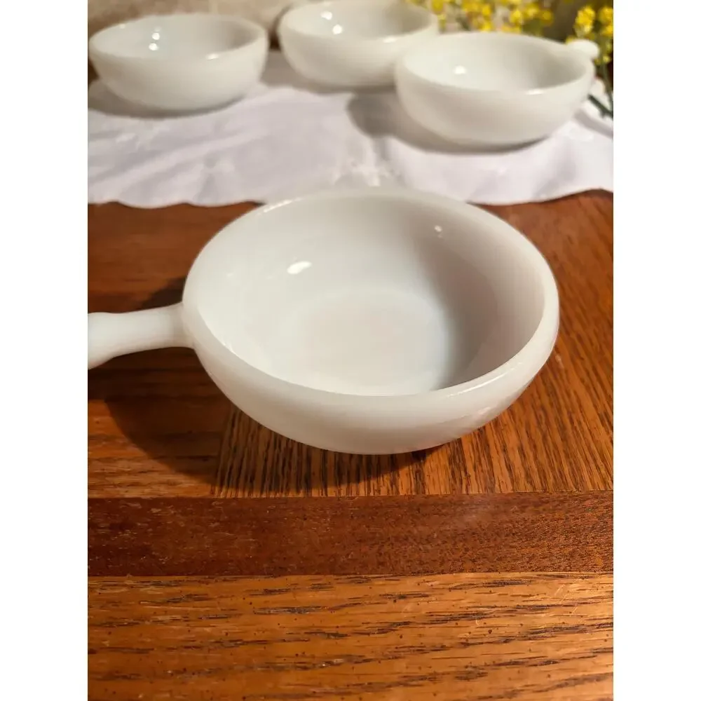 Vintage White Milk Glass Handled Bowls Set of‎ 4