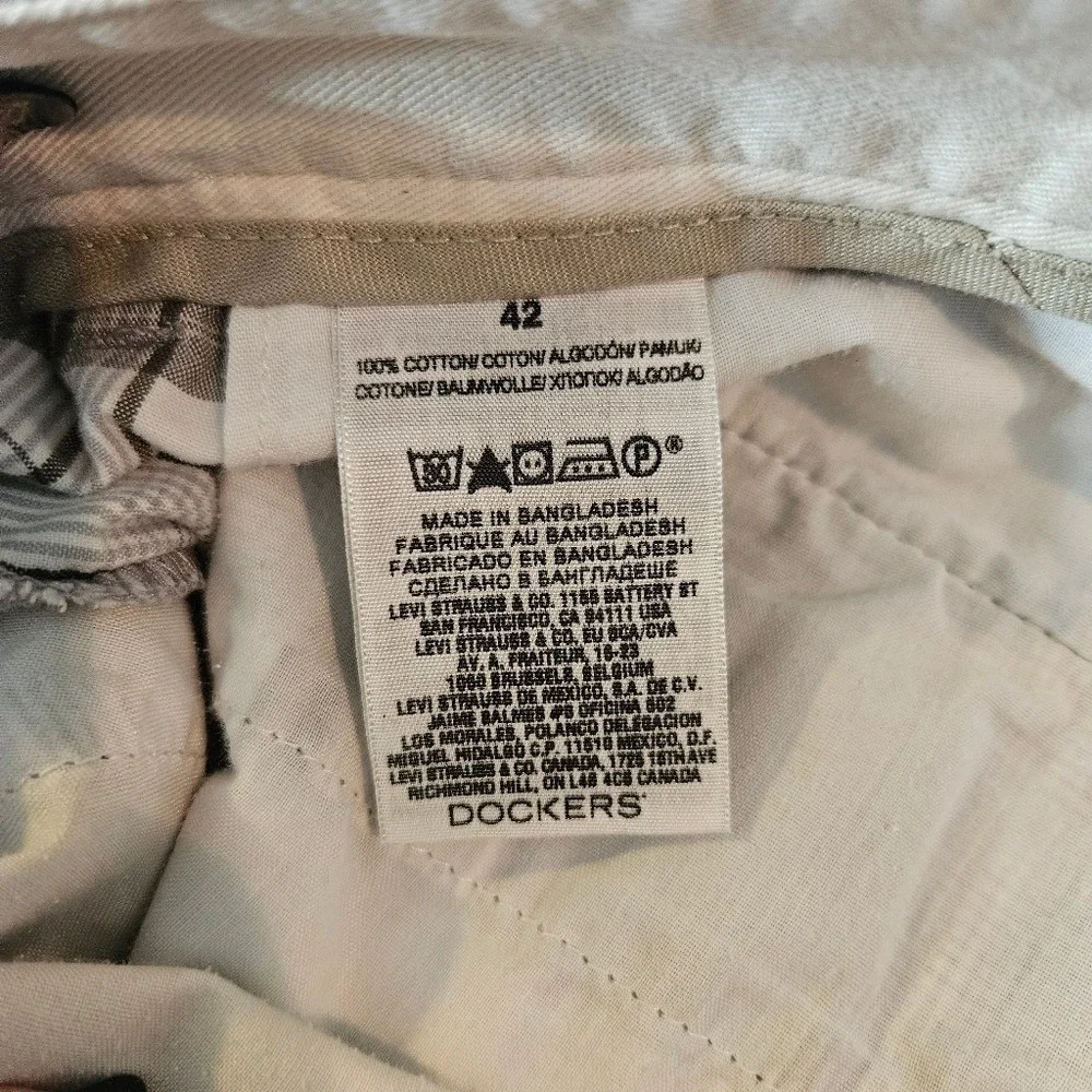Dockers flap all tan