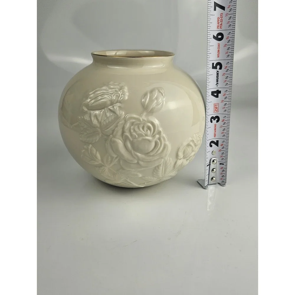 Lenox Forever Roses Ivory China‎ Vase Gold Rim Embossed Roses 1995 USA