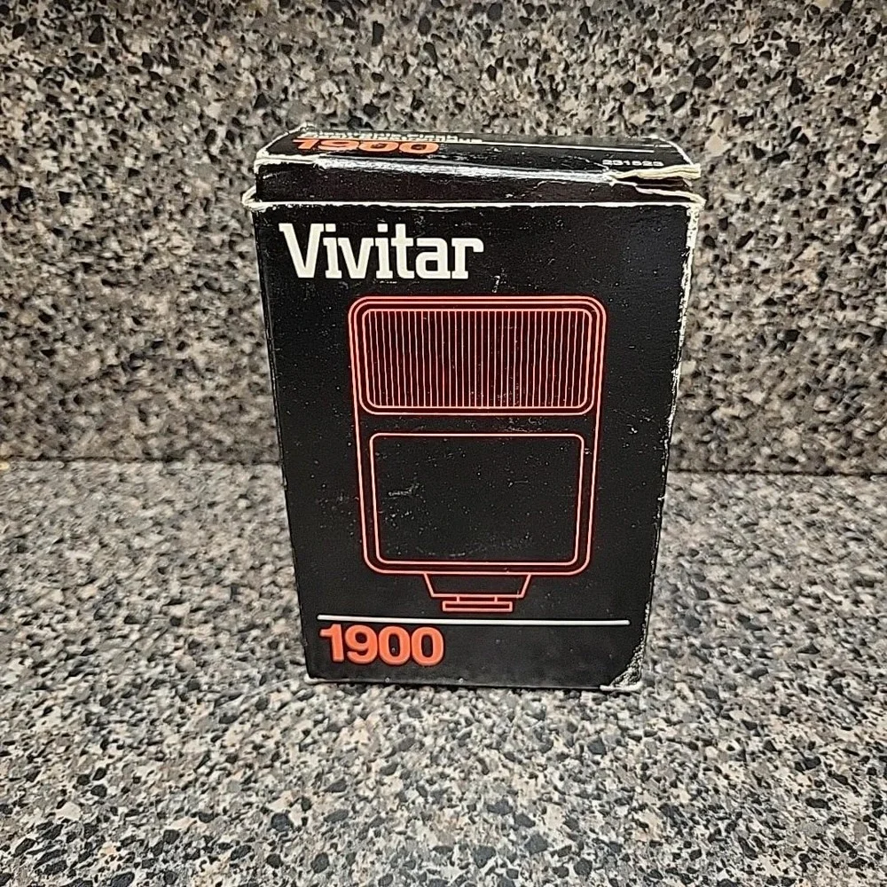 VINTAGE Vivitar 1900‎ Electronic Flash New With Original Box/Paperwork - Mint