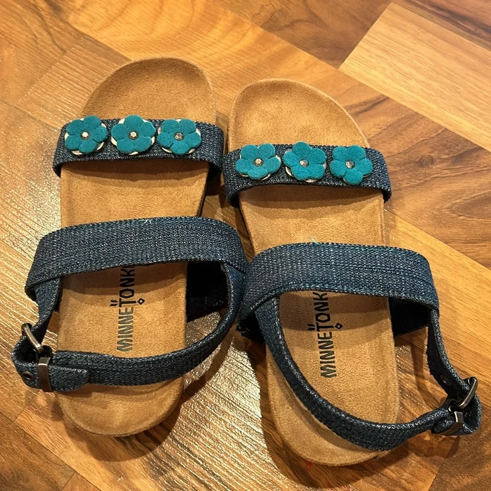 Minnetonka girls sandals