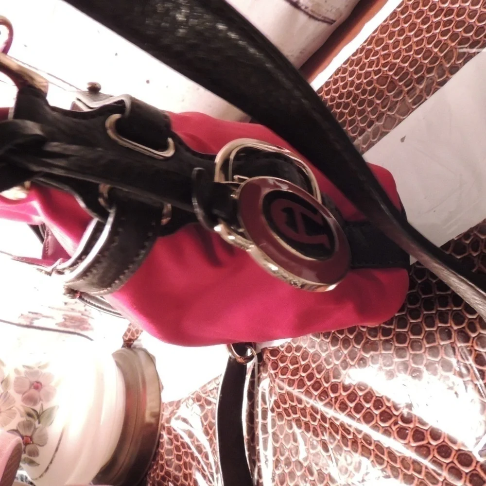 Aigner size trim very