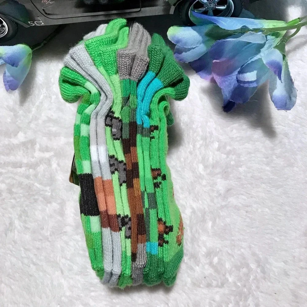 Minecraft NWT 6 Pairs No Show Socks Kids M (9-2.5)