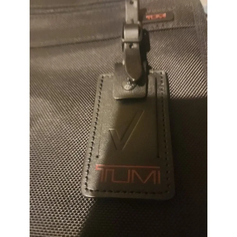 Tumi laptop messenger pre