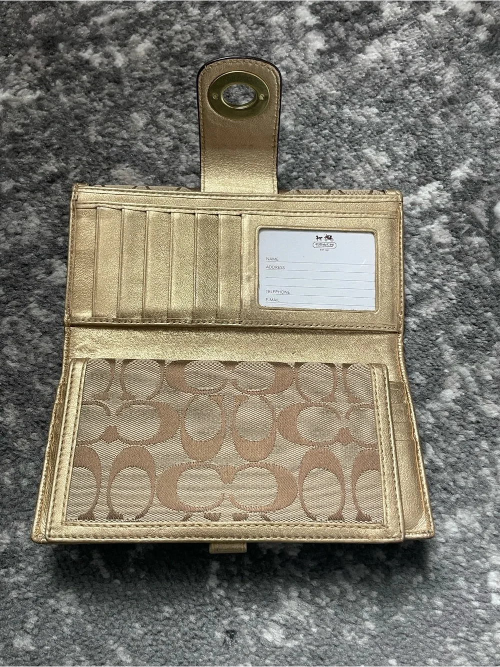 Coach imperfections gold pre