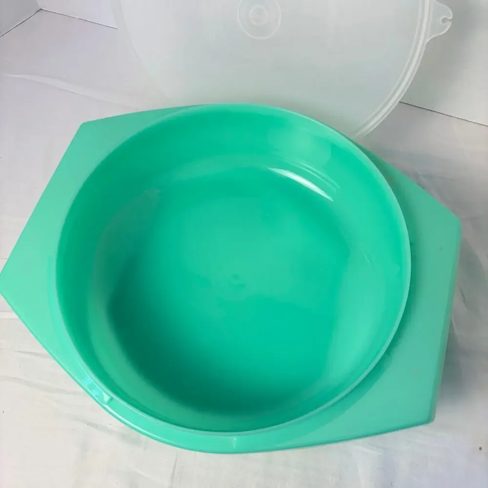 VTG Tupperware jadeite green cheese lettuce grater mandolin bowl with lid. 786.