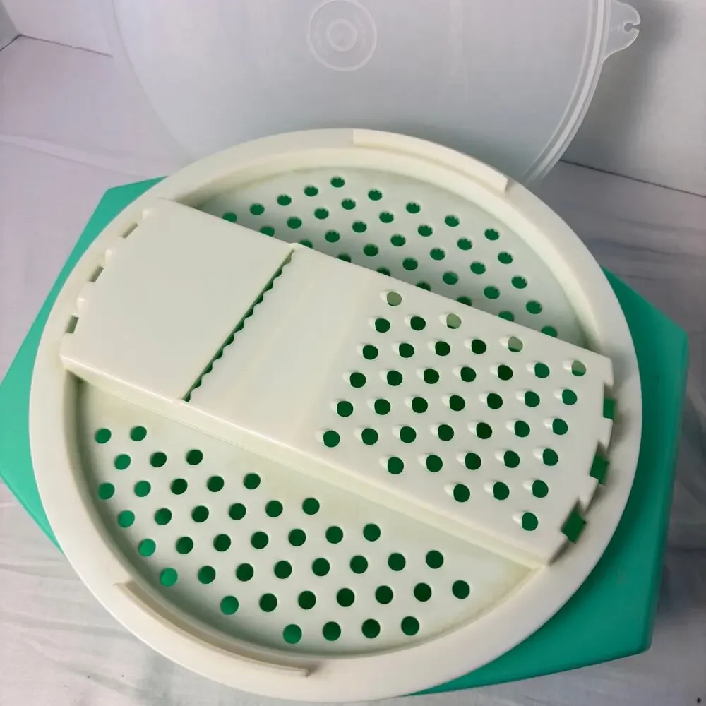 VTG Tupperware jadeite green cheese lettuce grater mandolin bowl with lid. 786.