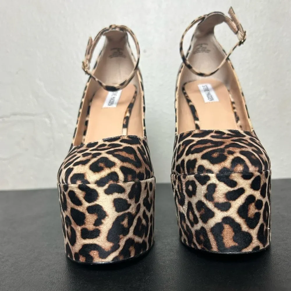 Steve Madden leopard velvet ankle strap platform pumps Size 10