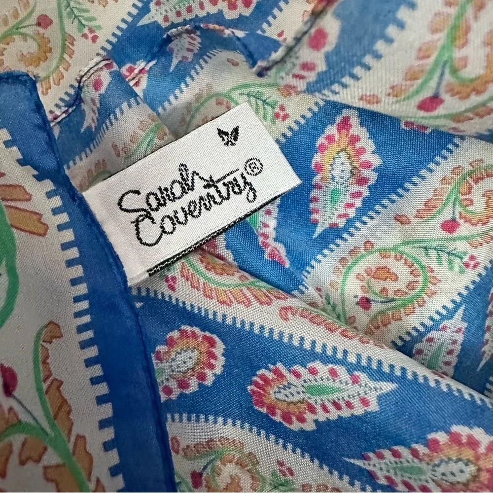 Sarah Coventry outfit paisley any