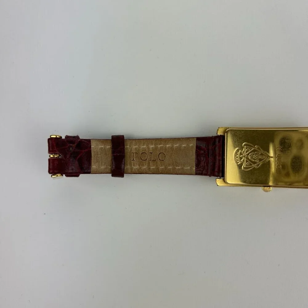 GUCCI 2600M Vintage Women's Quartz Watch Red Leather band