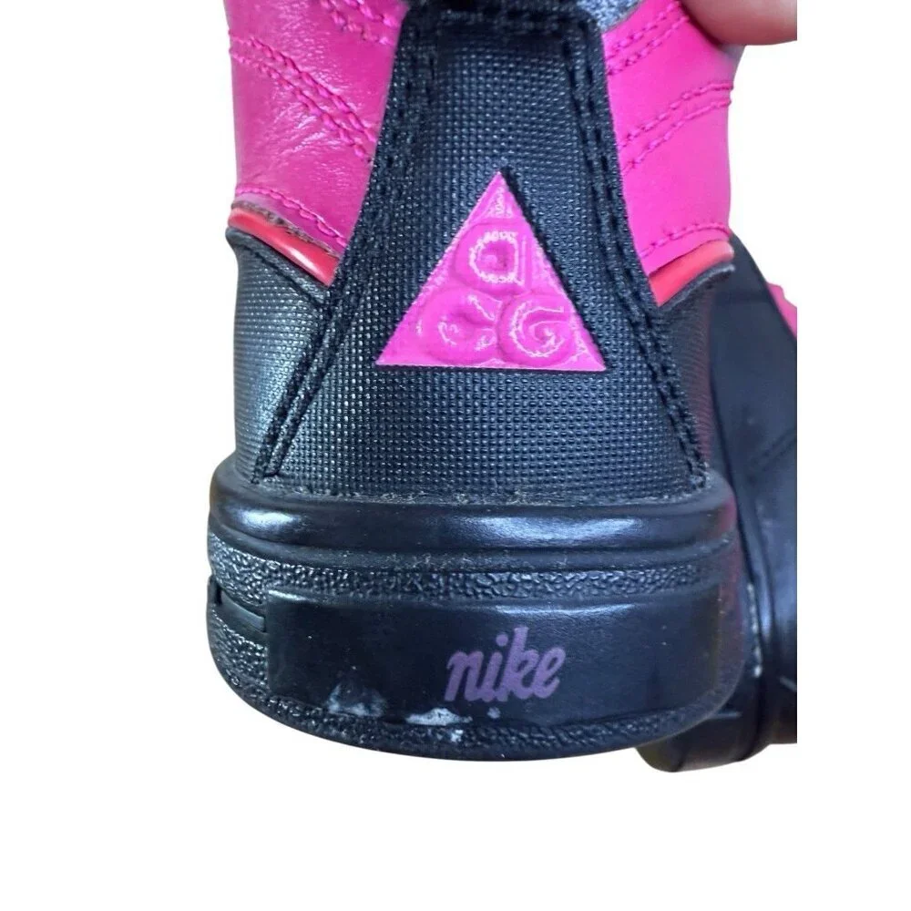 Girls Nike ACG Woodside 2 High Winter Boots 7C Pink Black
