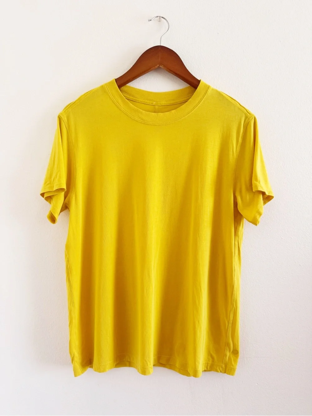 Lululemon All Yours Bright Yellow Crewneck Boyfriend Short Sleeve Tee small