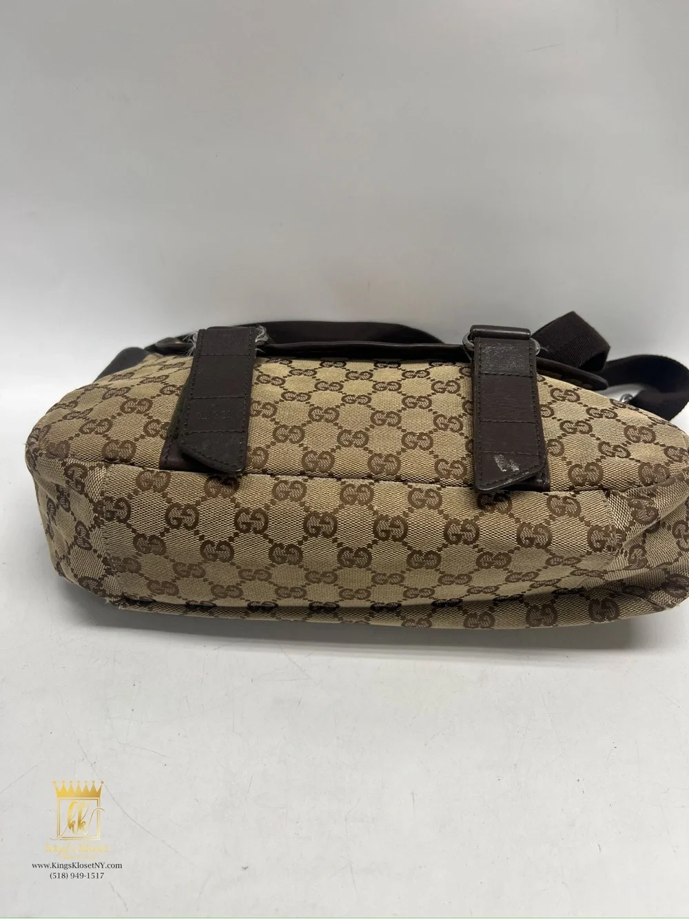 Gucci supreme messenger bag
