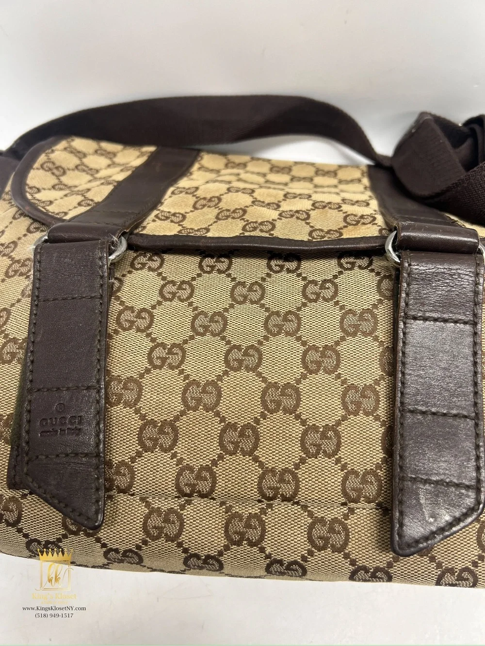 Gucci supreme messenger bag