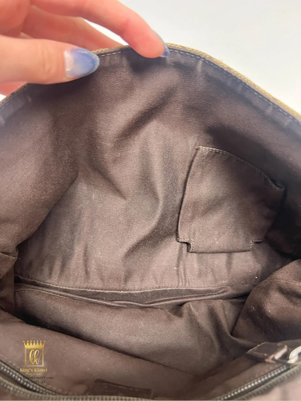 Gucci supreme messenger bag