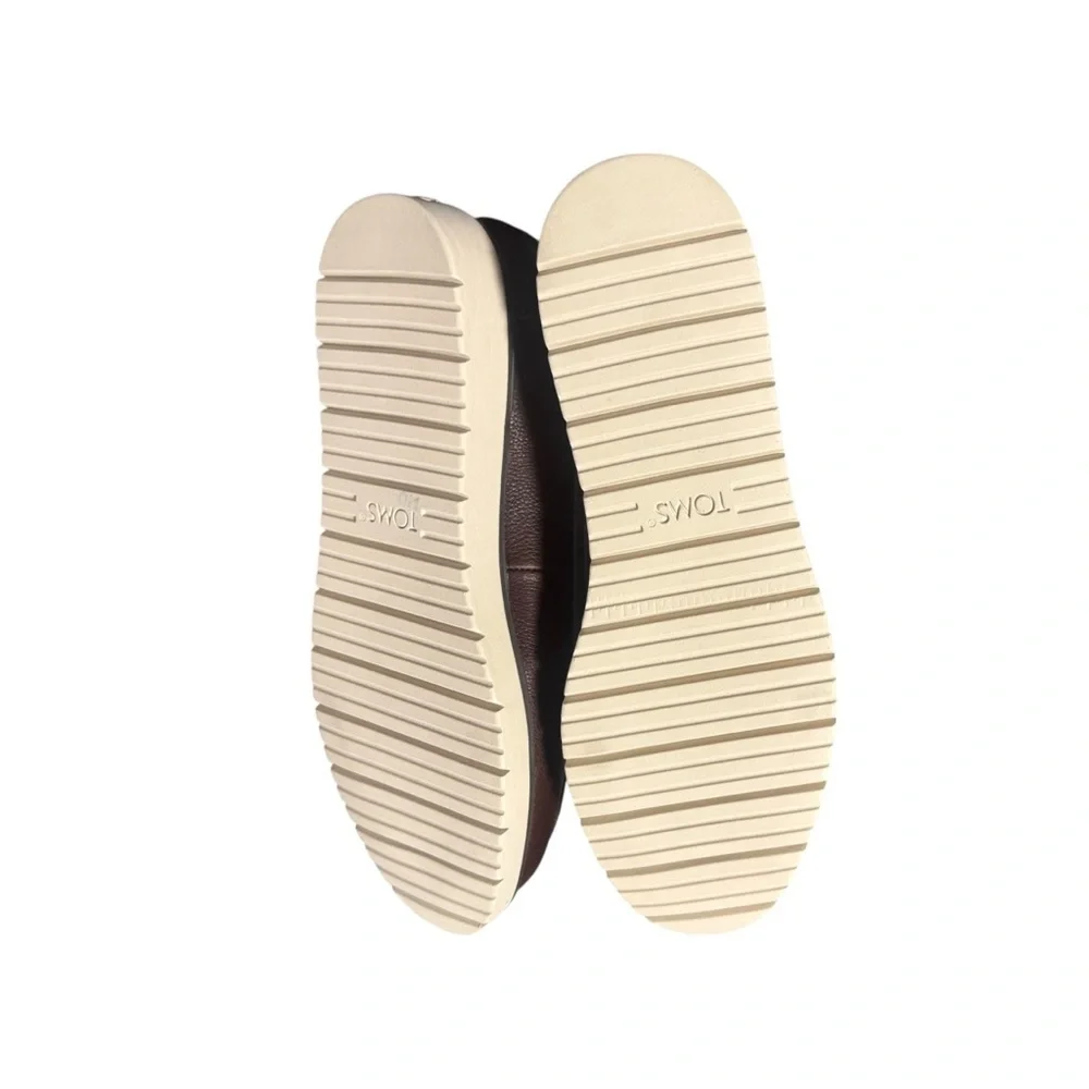 Toms men travel