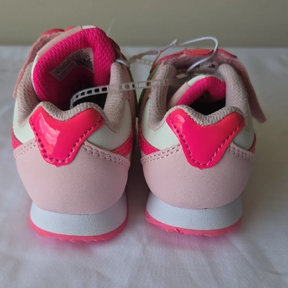 Reebok vibrant sneakers
