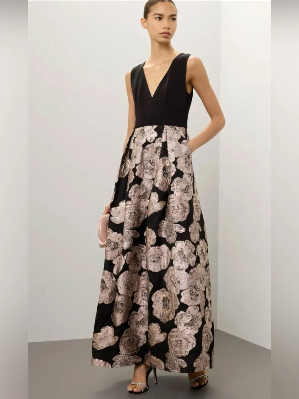 Hutch elegant sleeveless