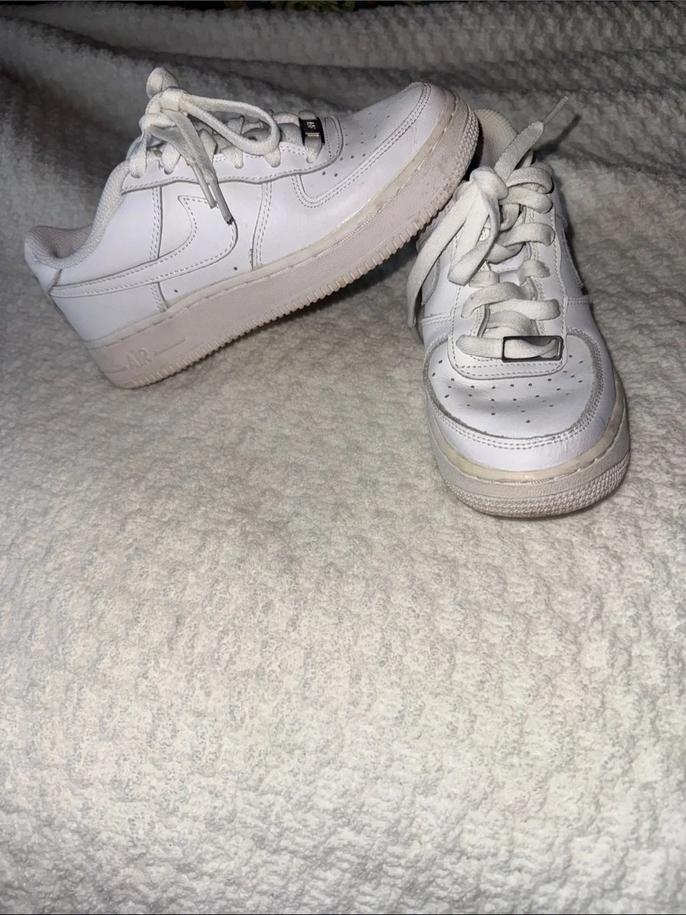 Nike Air Force 1 '07 Lace-Up Sneakers 4 youth