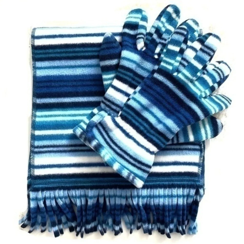 Scarf & Gloves Set!