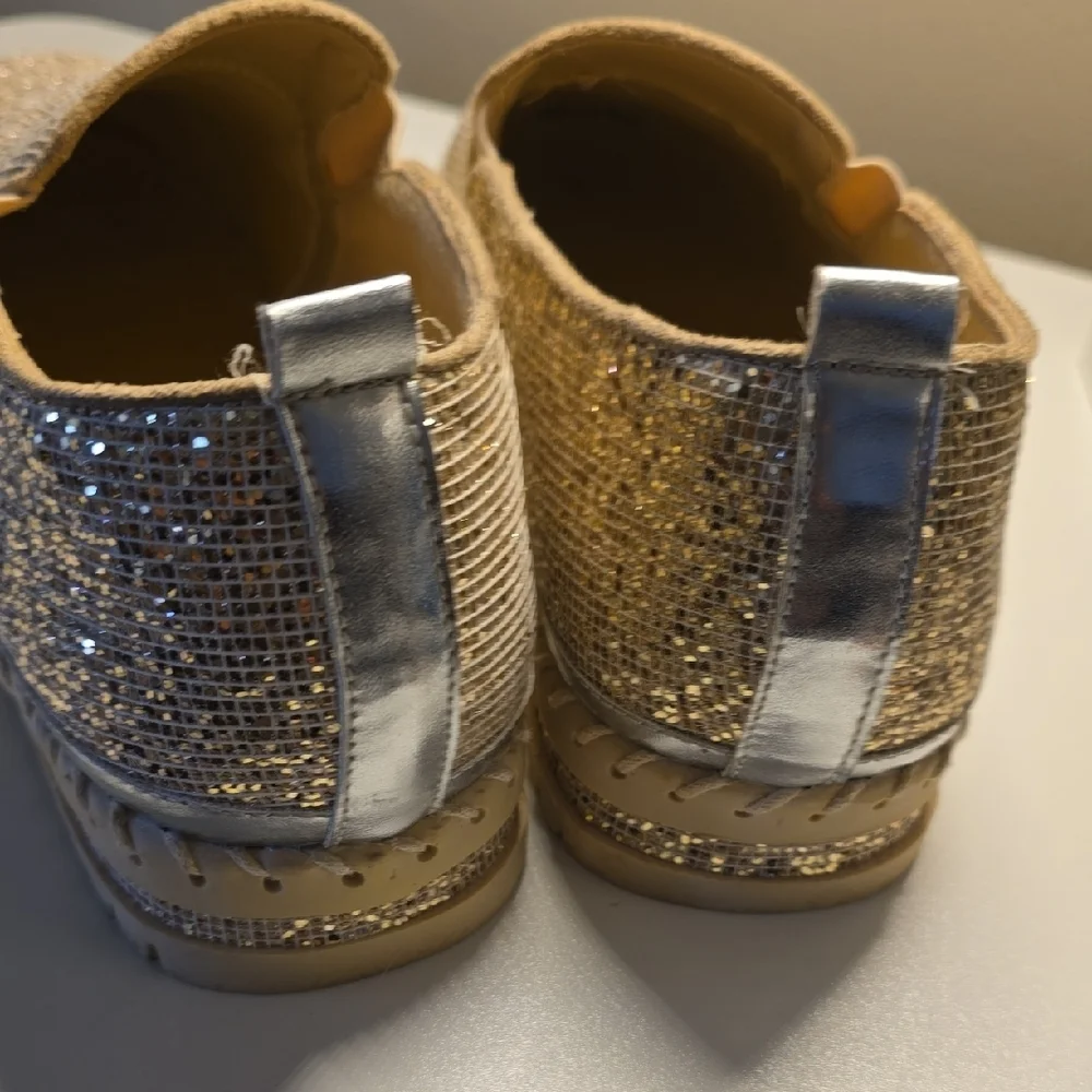 Oli. elegant gold
