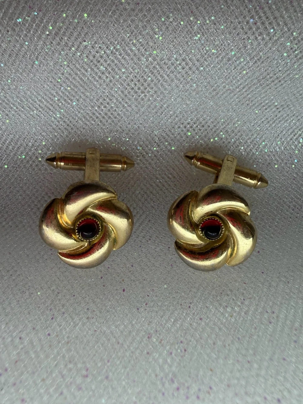 N/A elegant gold