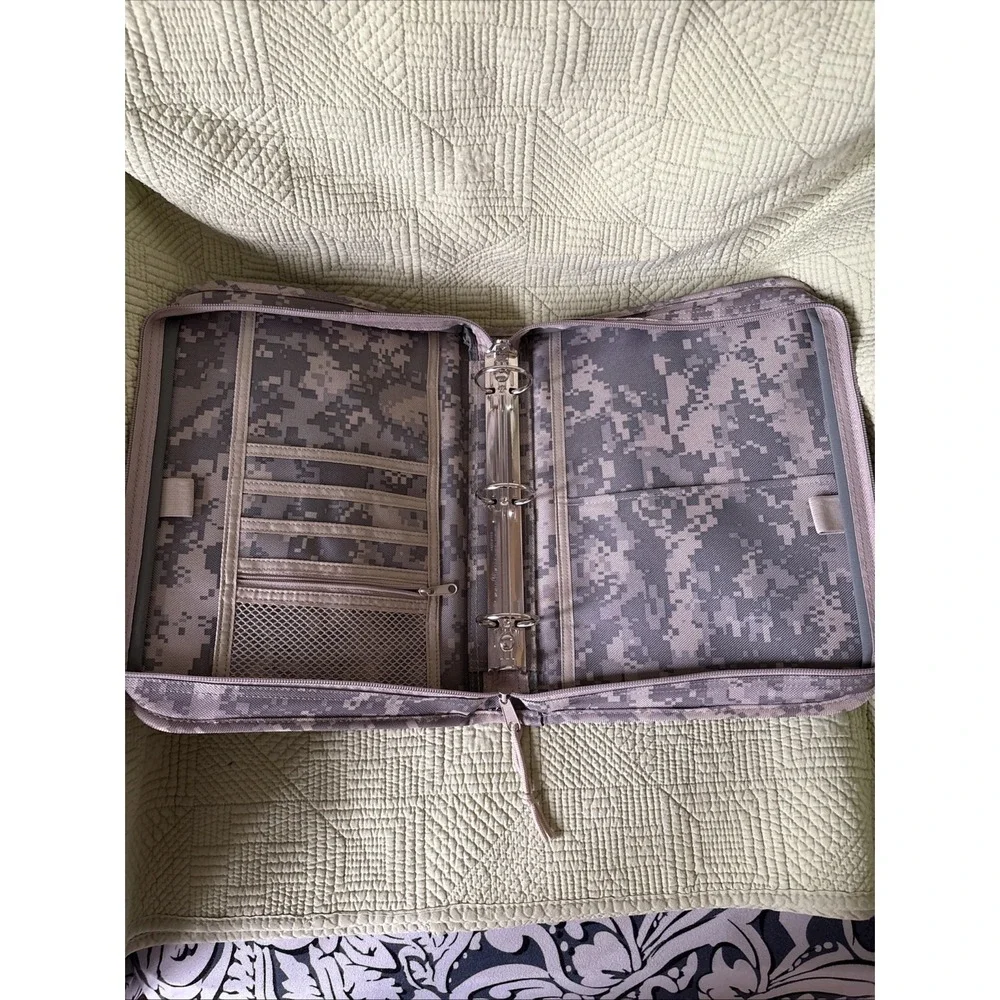 NationalGuard Zipper Binder Camoflauge Organizer Recruitment Sustainment program