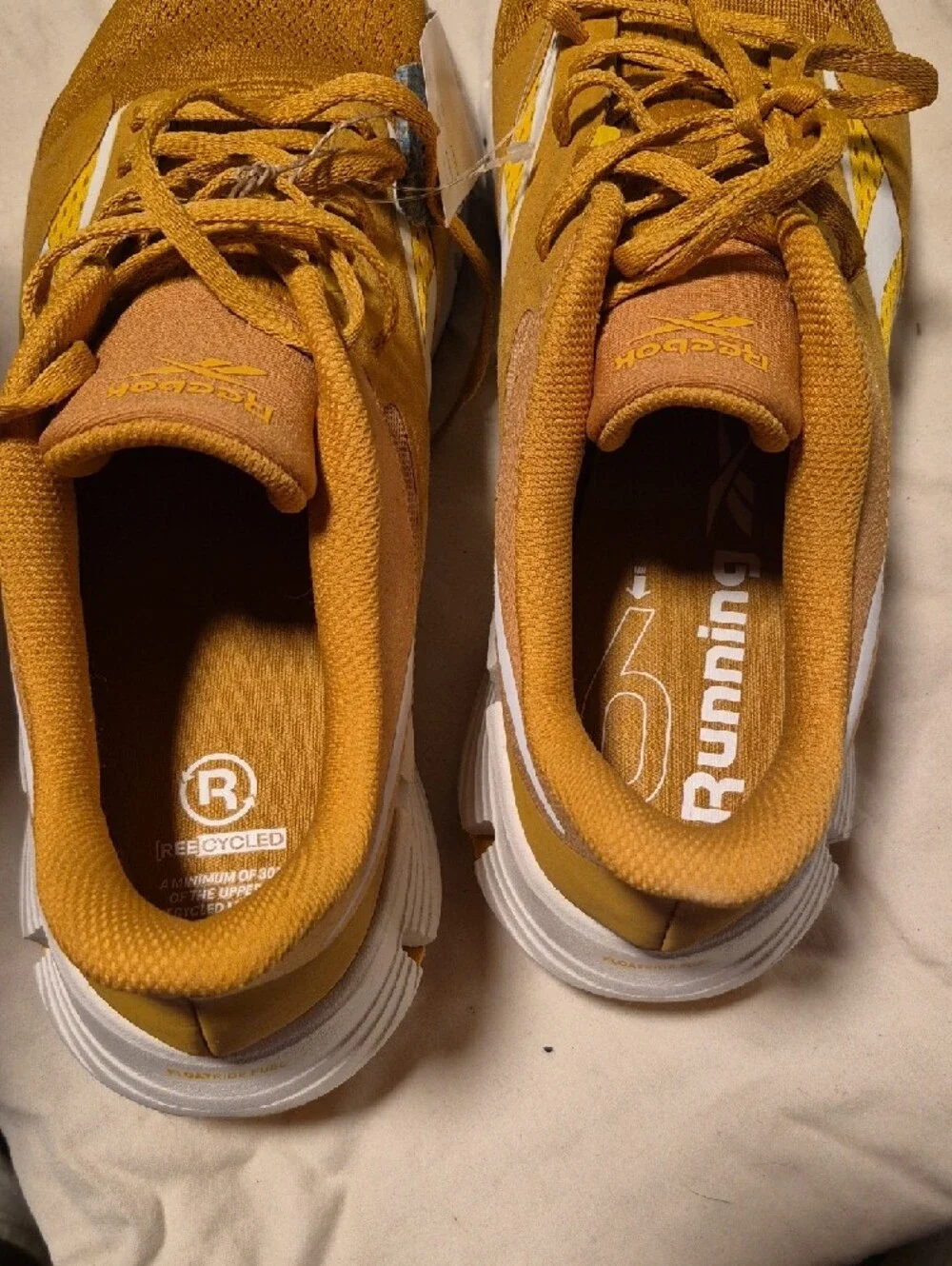 Reebok sneakers mustard