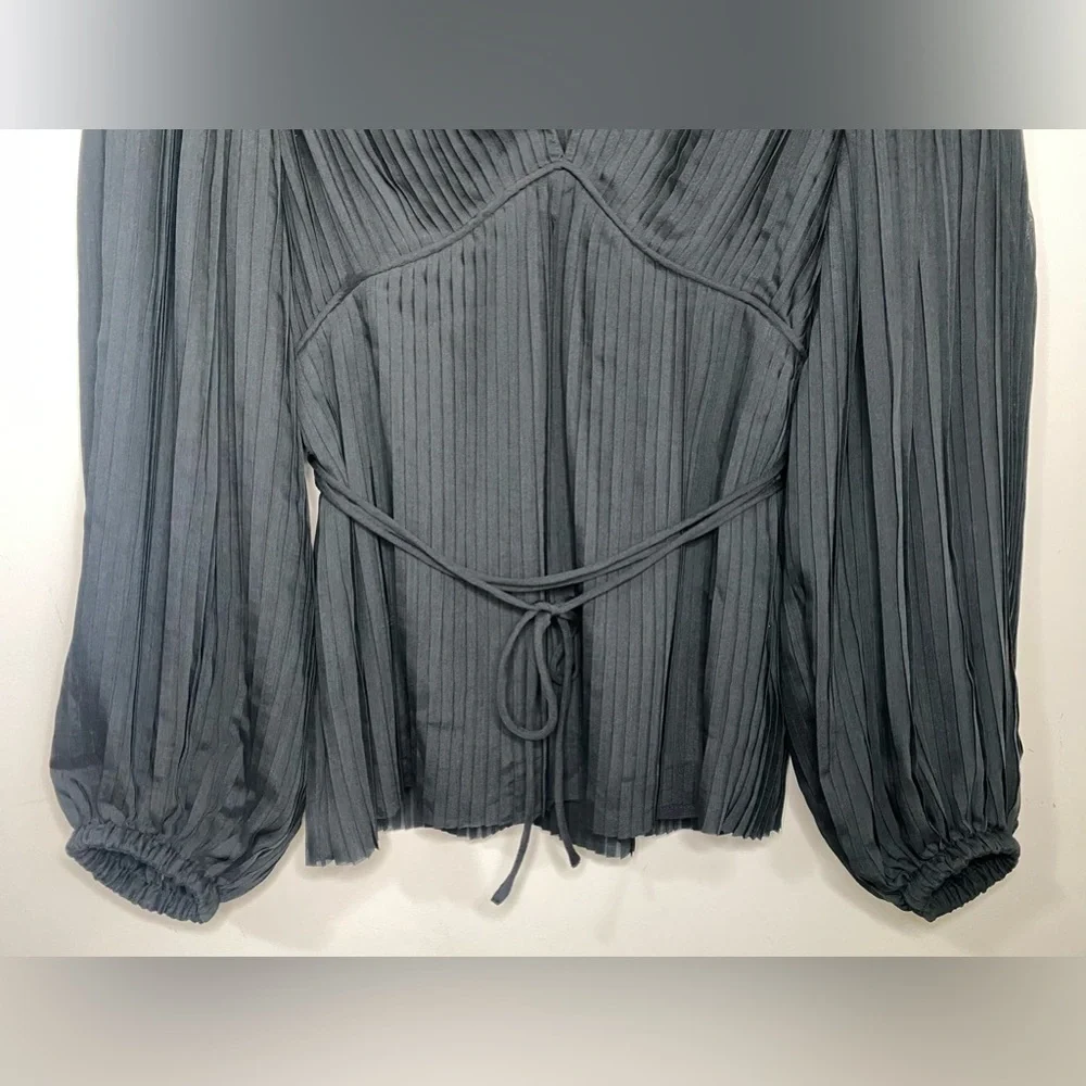Banana Republic flaws laser without