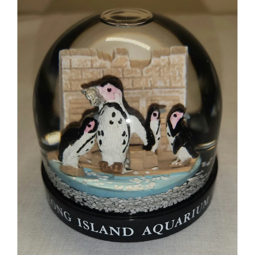 Mini Snow Globe Penquins Long‎ Island Aquarium