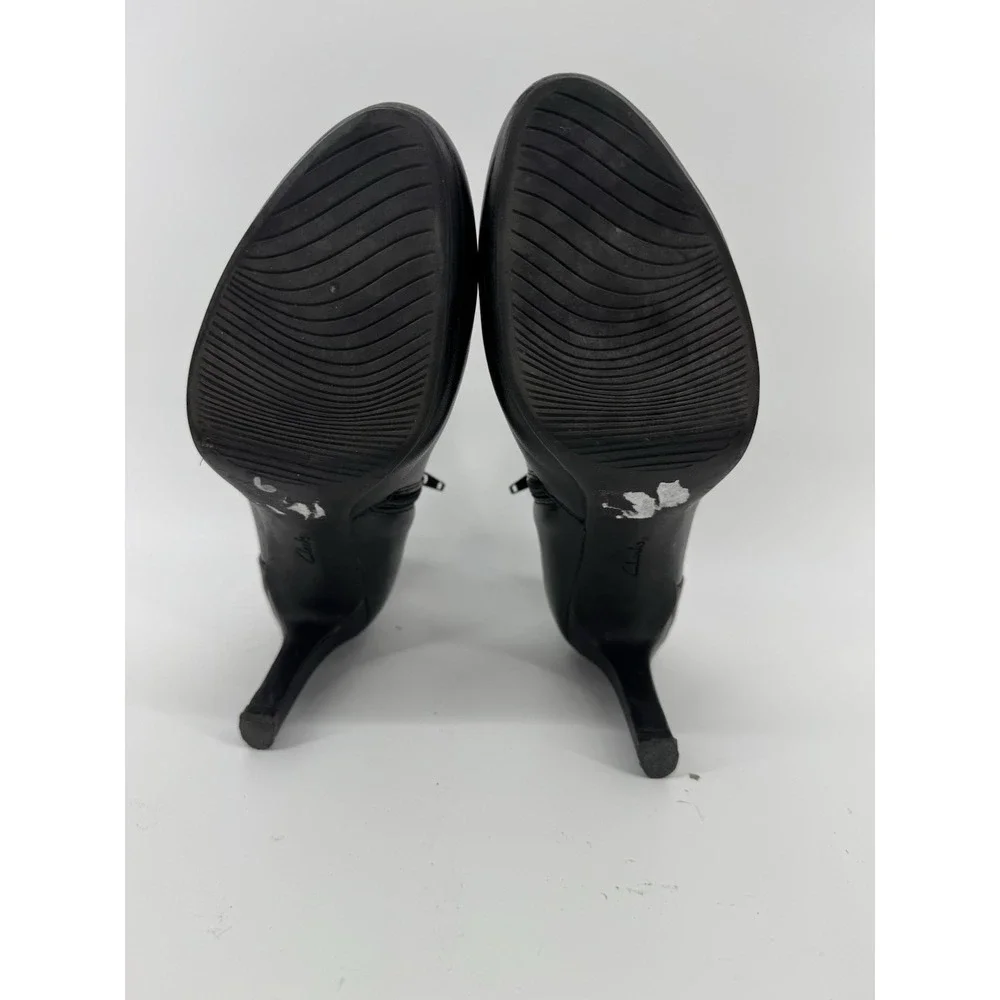 Clarks like zip