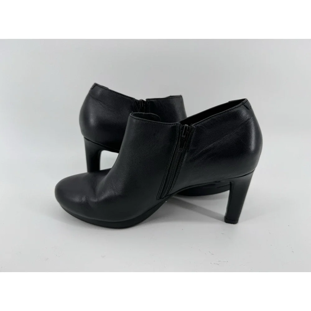 Clarks size like new