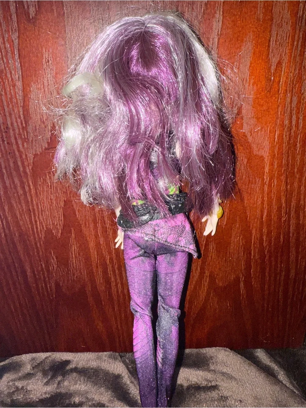 Descendants 2 Mal Fashion Doll Hasbro Blonde and Purple Hair