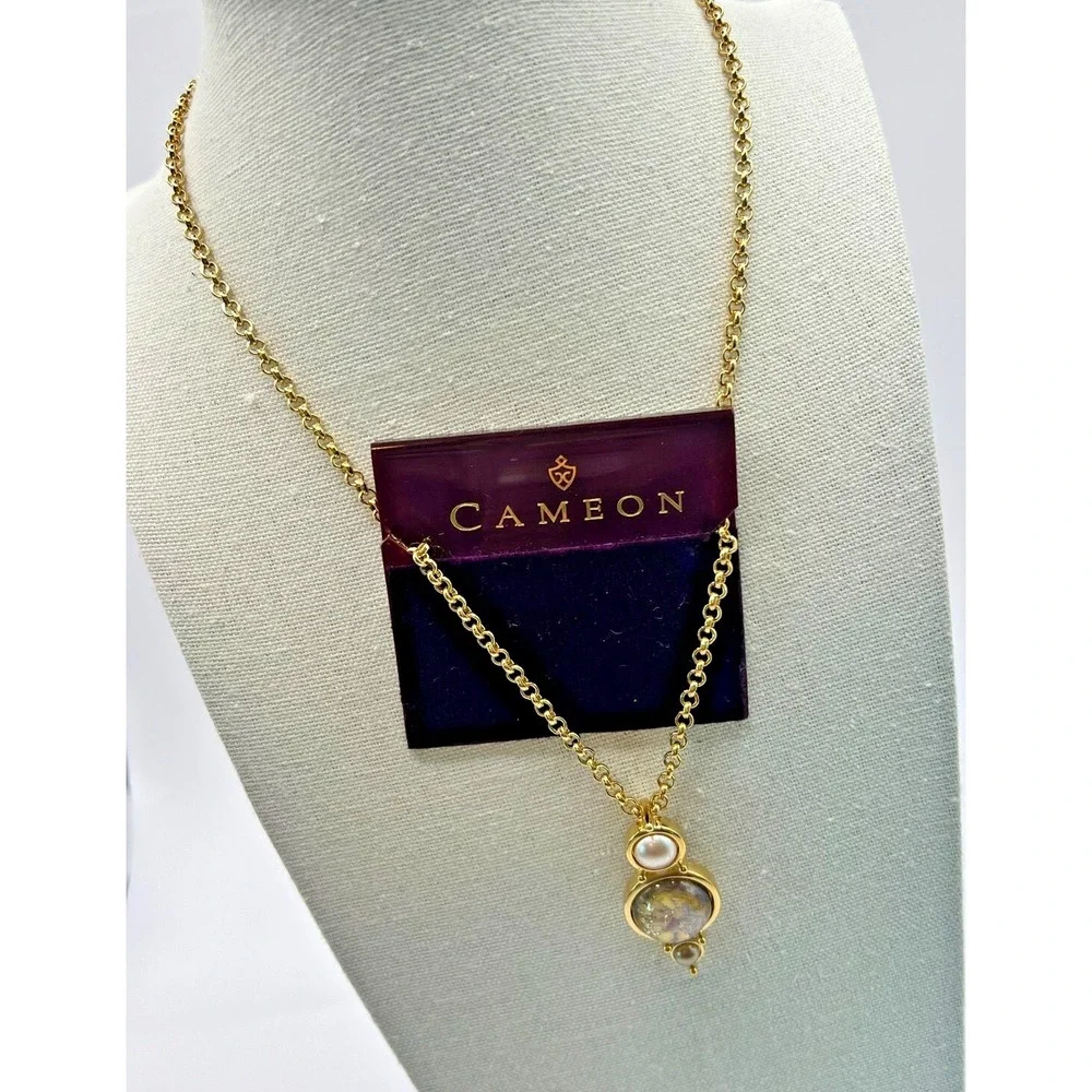 cameon elegance cabochons worn