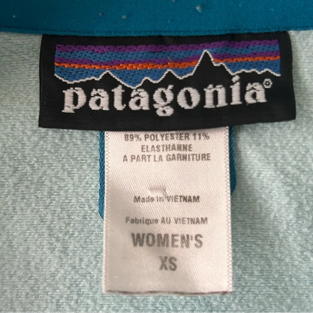Patagonia small mark aqua