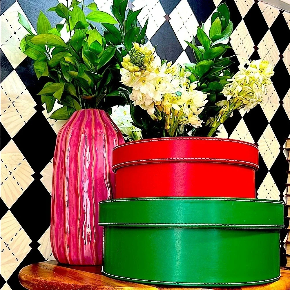 N/A closets festive gifting
