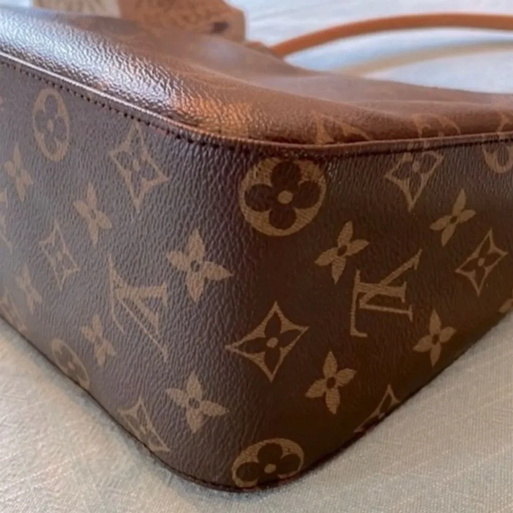 EUC Louis Vuitton Looping MM Shoulder Bag