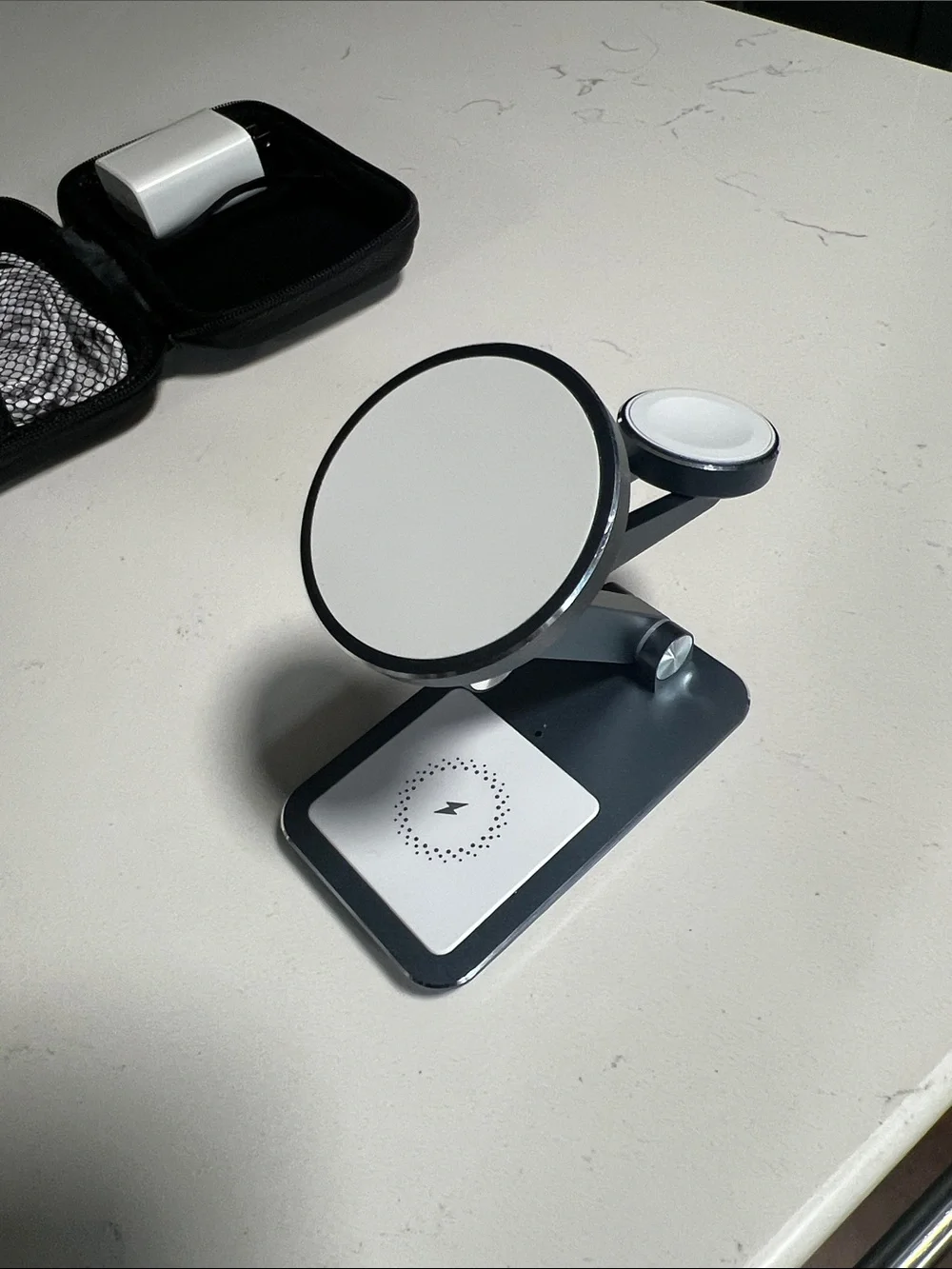 3 way charging stand - White & Light Blue