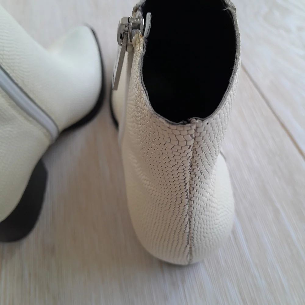 Calvin Klein pointed toe