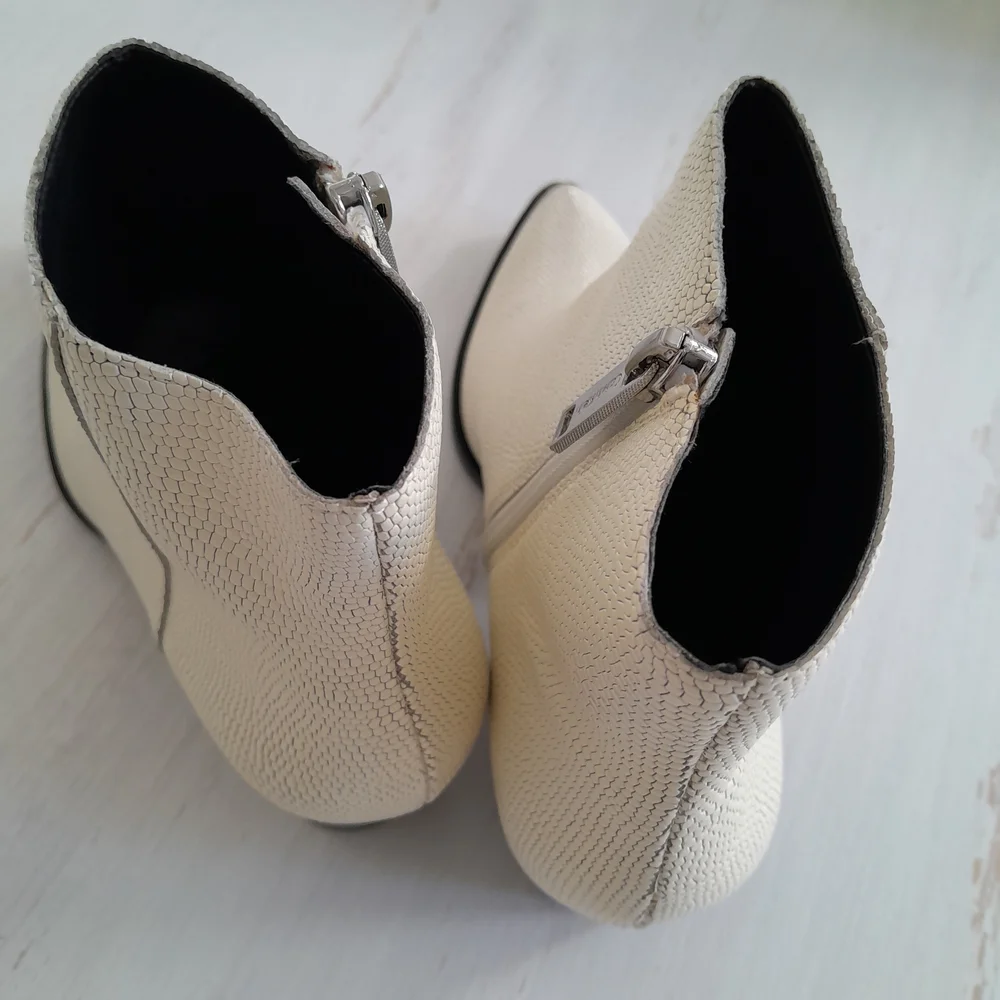 Calvin Klein pointed toe