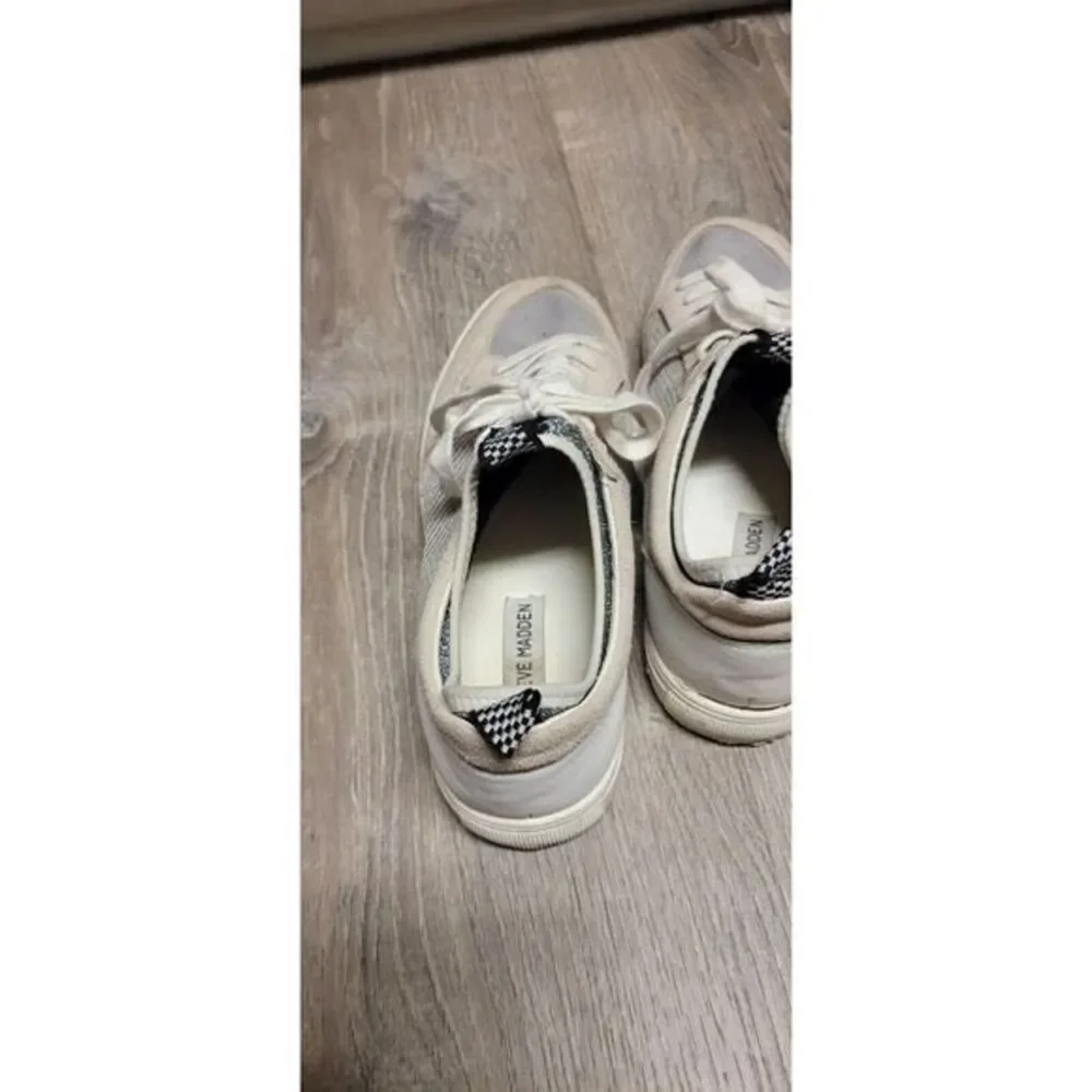 Steve Madden feature added