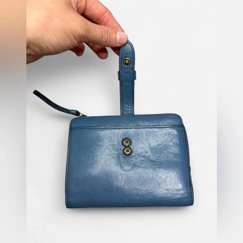 Fossil wallet imperfection