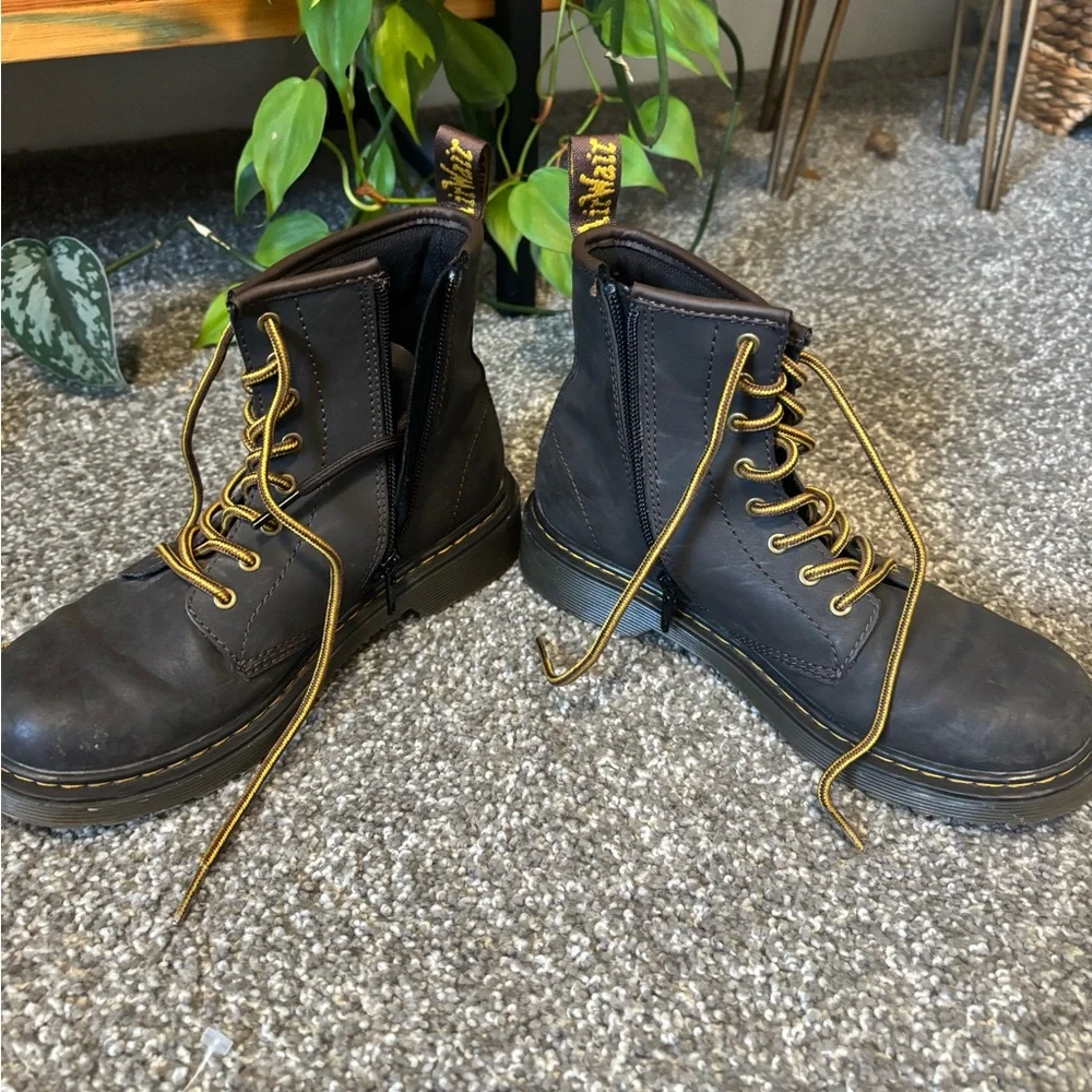 Dr. Martens Youth 1460 Wildhorse Leather Lave Up Boots | EU 36