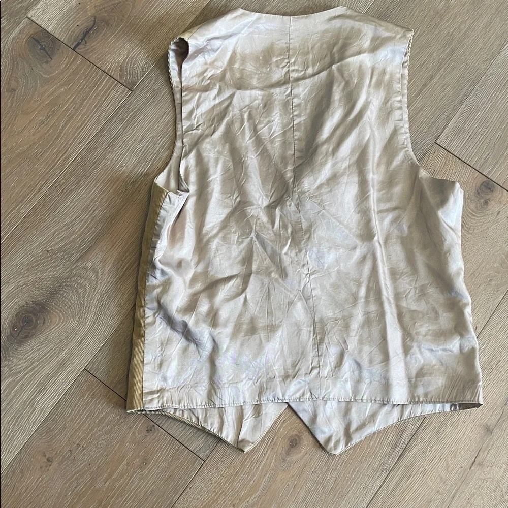 Levis vest button