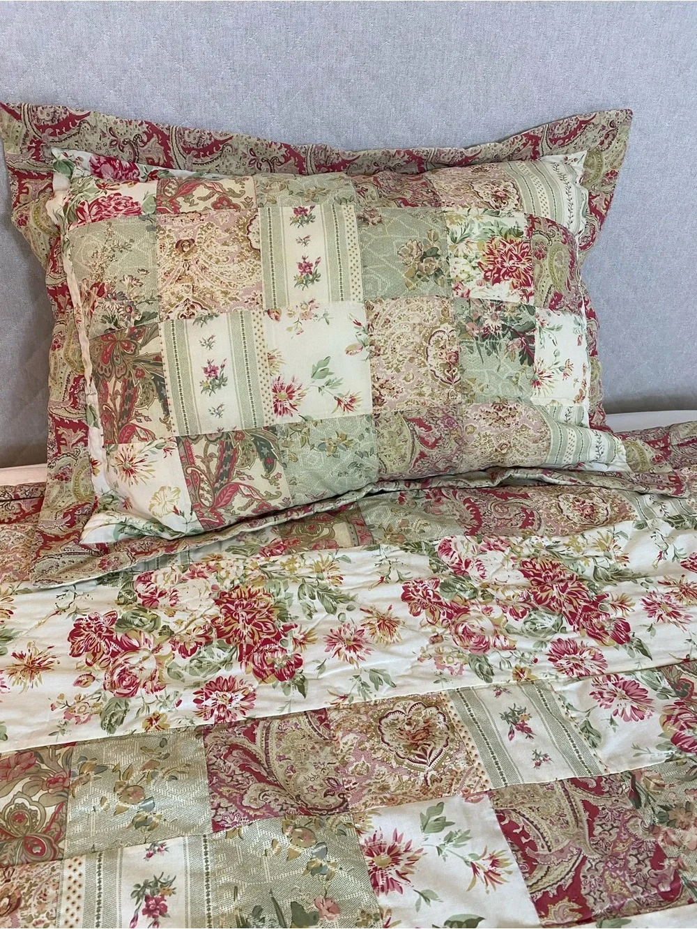 Vintage patchwork style comforter w/ sham floral Queen