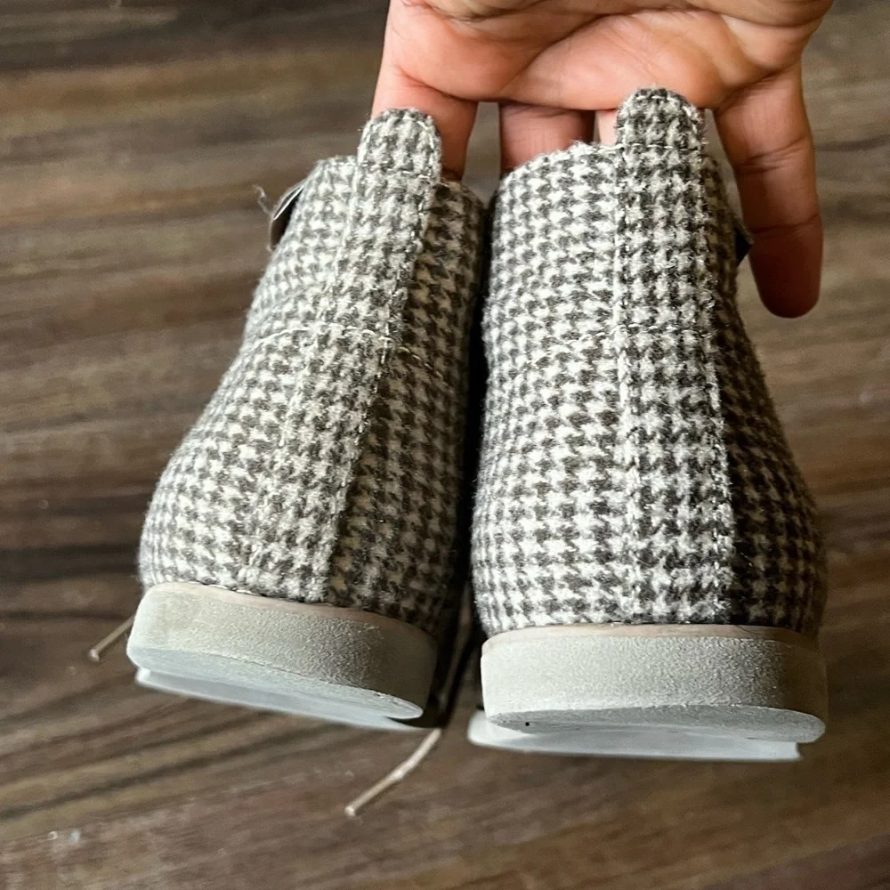 G H BASS ELYSE LACE UP HOUNDSTOOTH ANKLE BOOTIES SZ 6.5