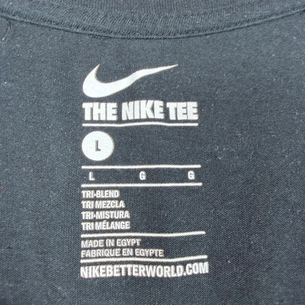 Nike tee features