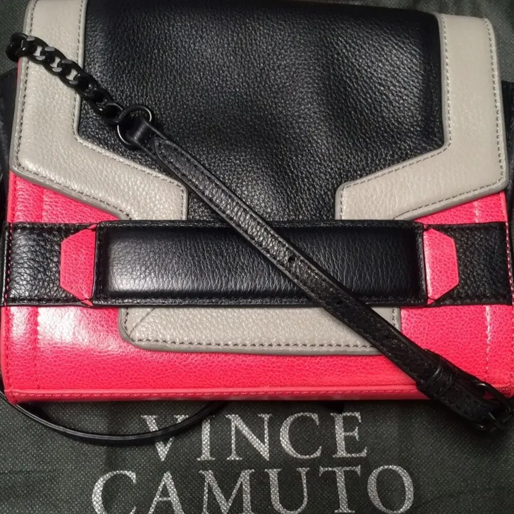 Vince Camuto 