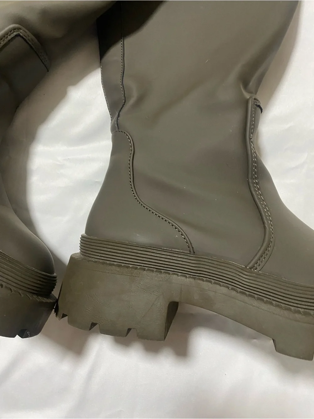 zara rubberized